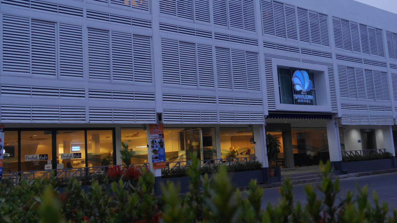 Samudra Hotel Kuching Bagian luar foto