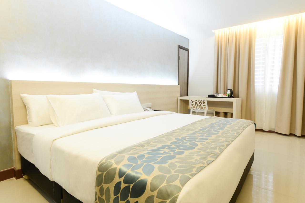 Samudra Hotel Kuching Bagian luar foto