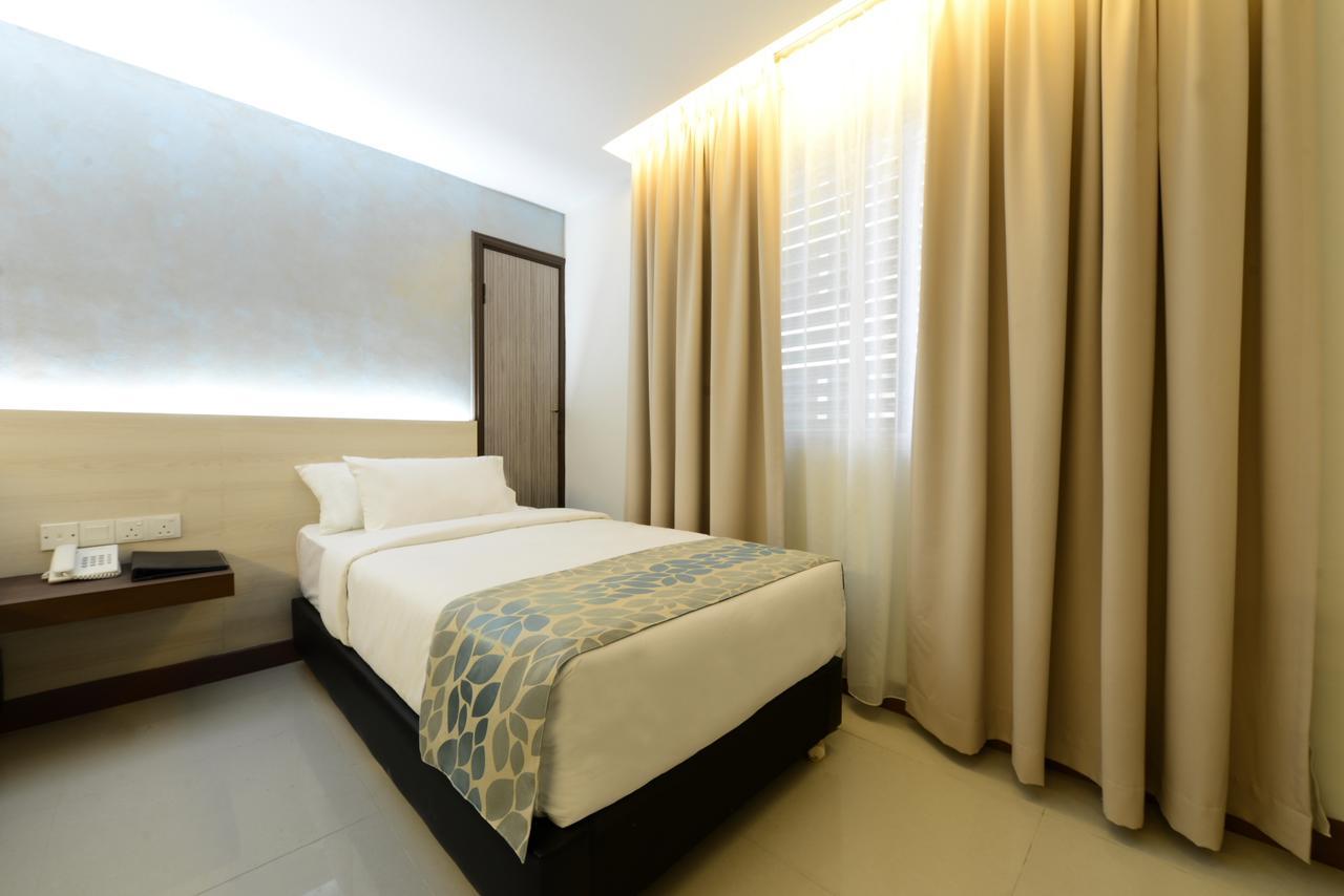 Samudra Hotel Kuching Bagian luar foto