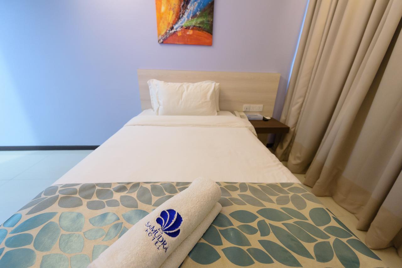 Samudra Hotel Kuching Bagian luar foto