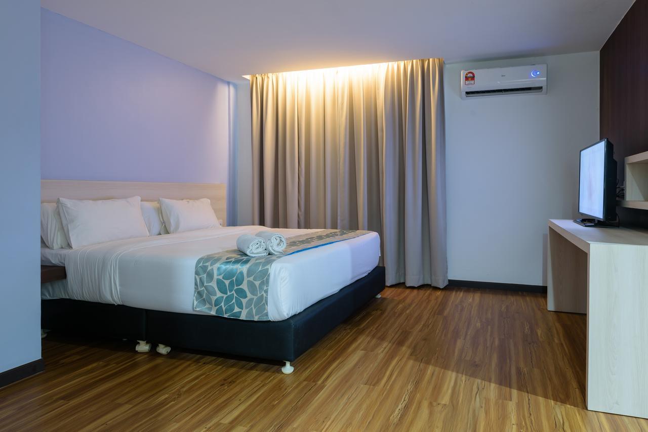 Samudra Hotel Kuching Bagian luar foto