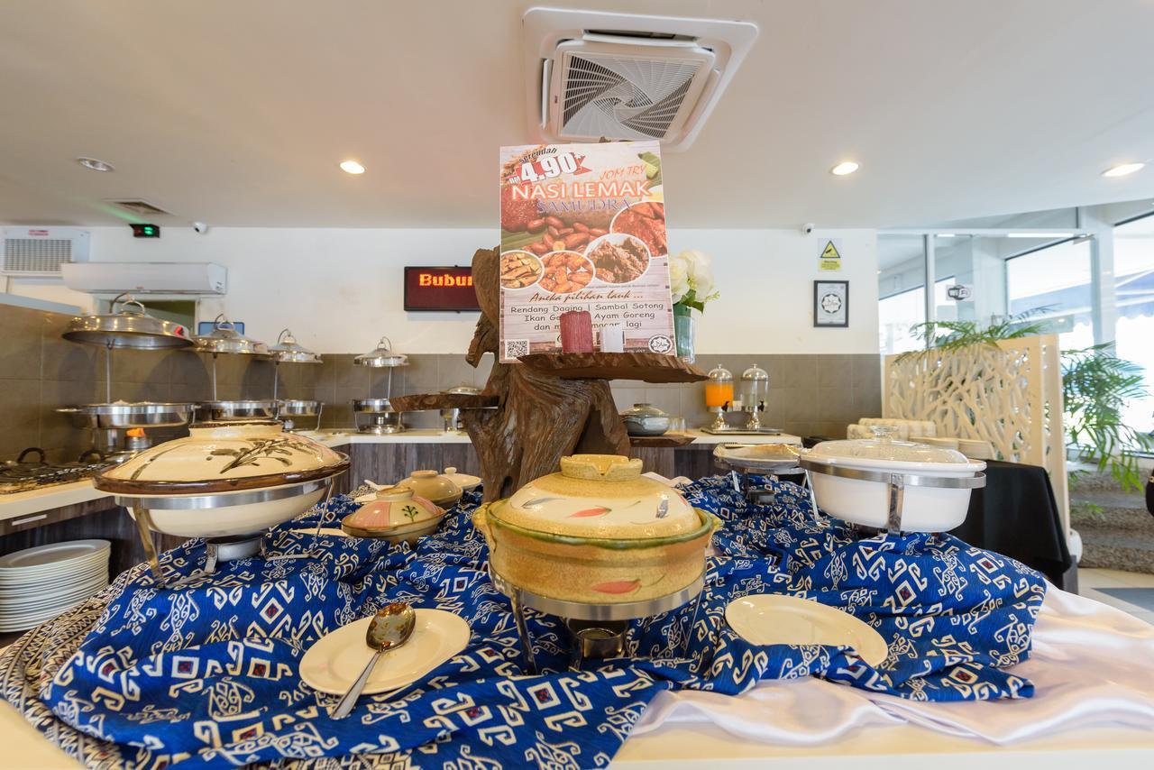 Samudra Hotel Kuching Bagian luar foto